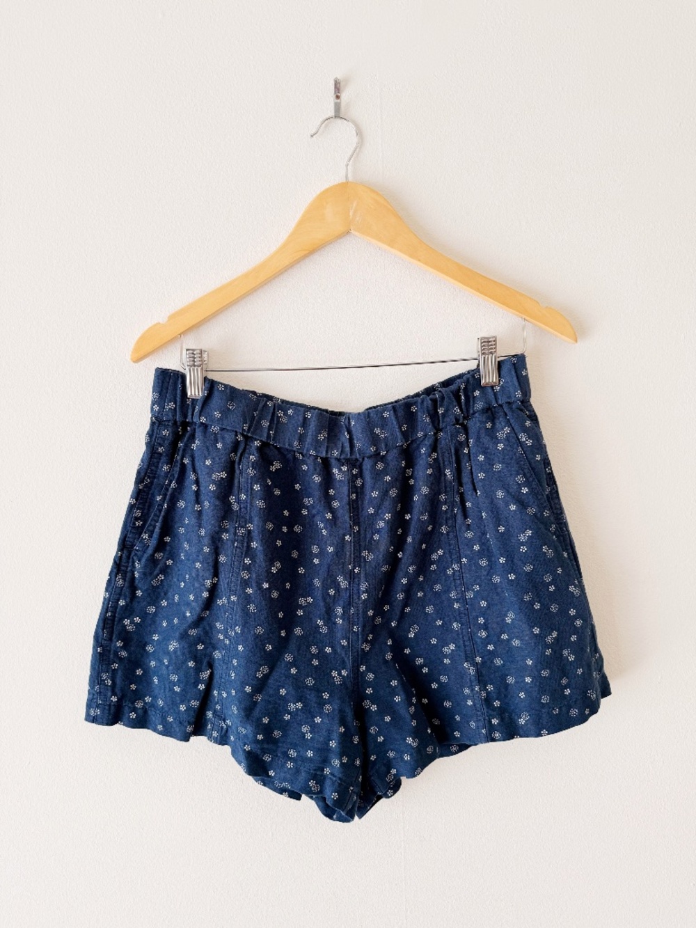 madewell navy blue floral linen pull on shorts
